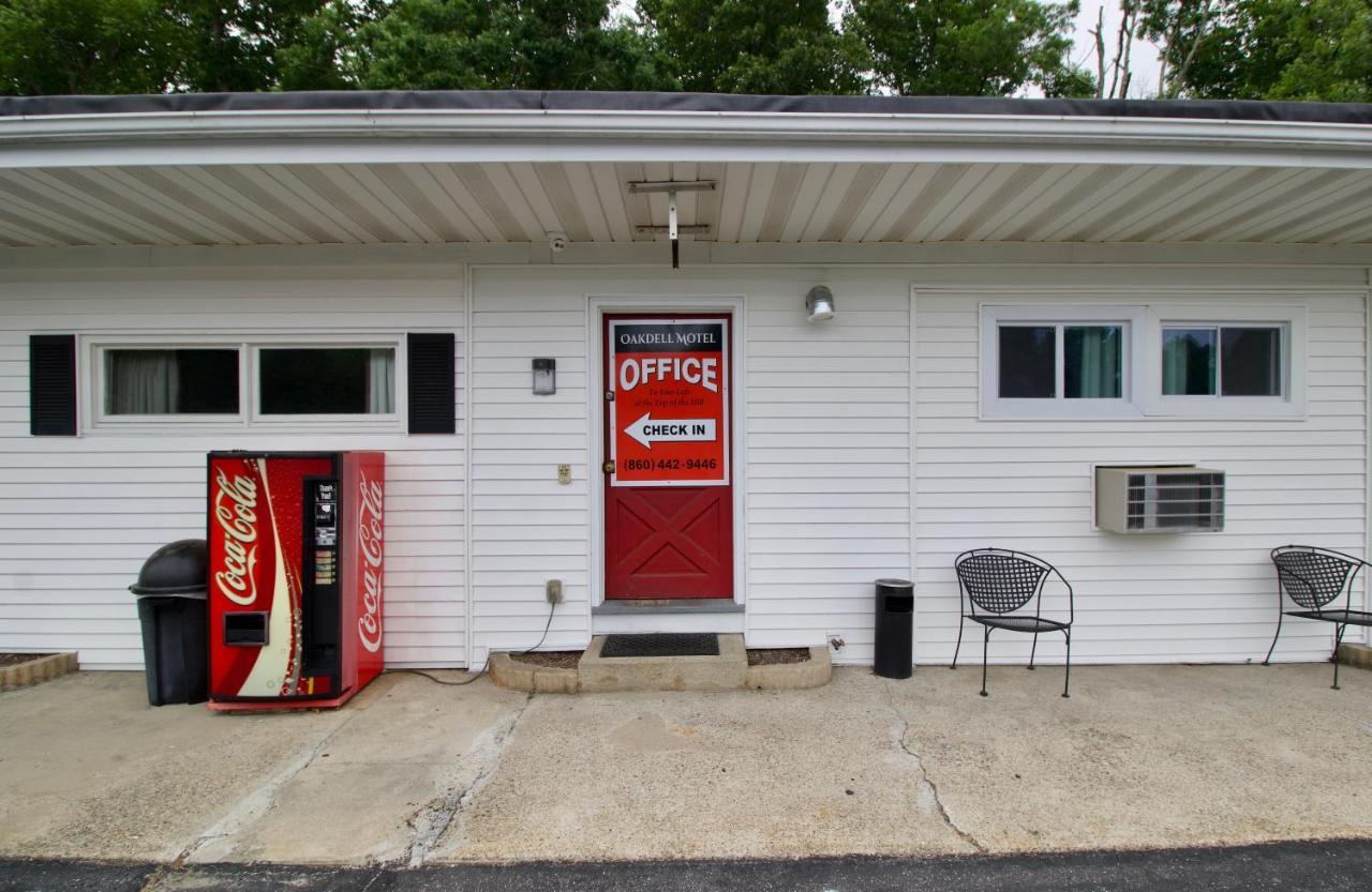 Oakdell Motel Waterford Ct Exterior photo