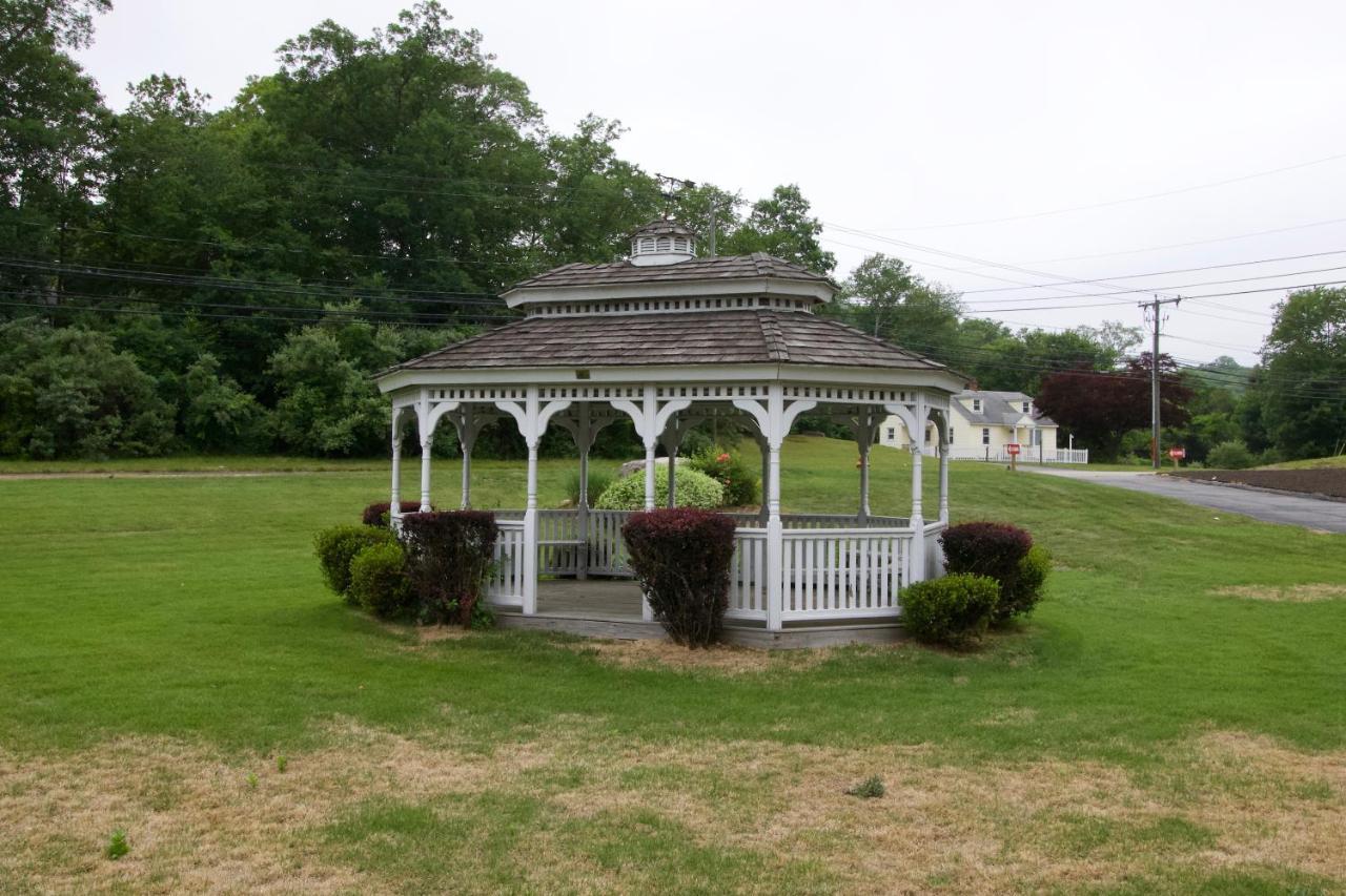 Oakdell Motel Waterford Ct Exterior photo